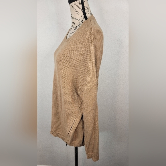 Bcbgmaxazria Tunic Sweater Top Large Side Zipper Long Sleeve Tan - Picture 3 of 9